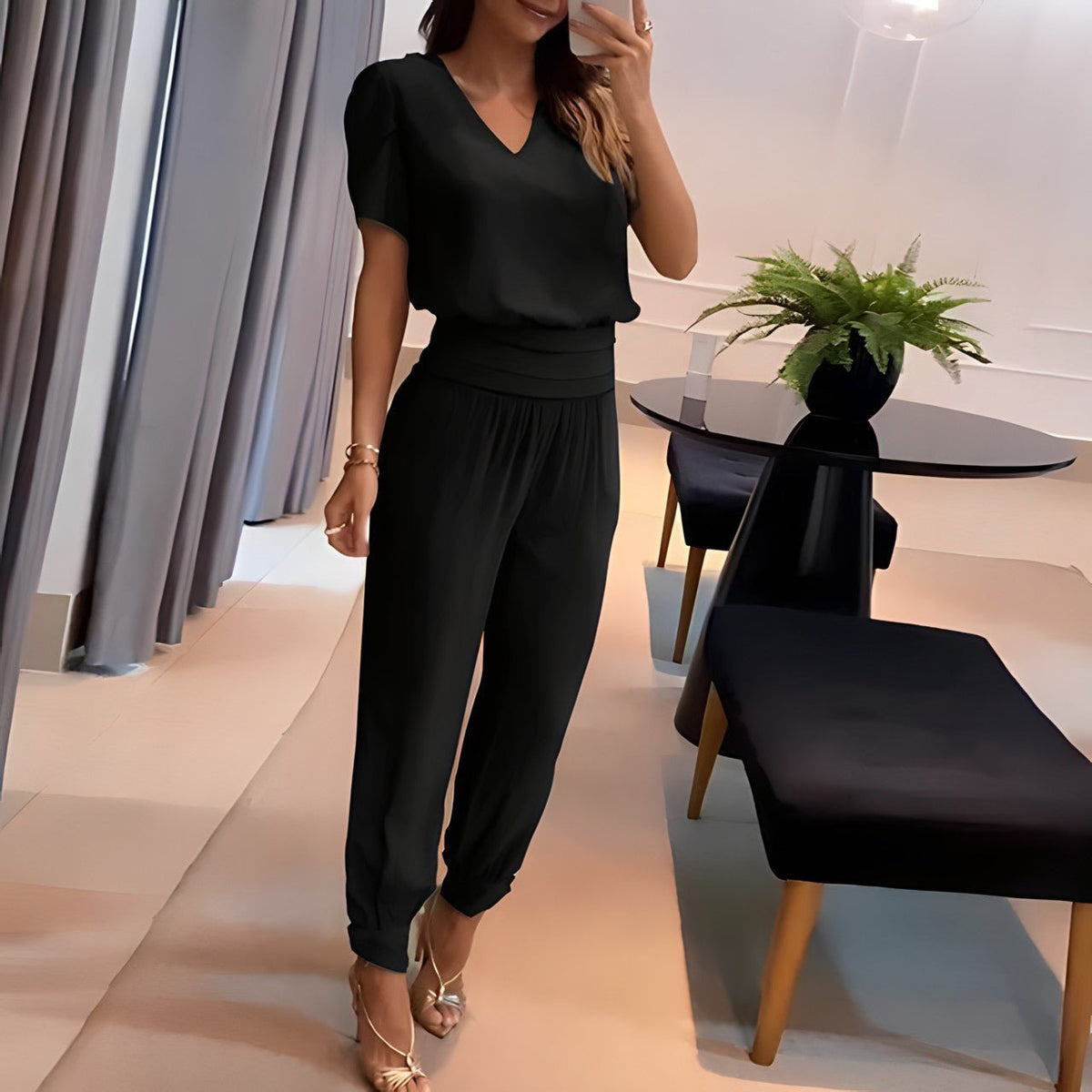 Luciane Pant Set with V-Neck and Short Sleeves