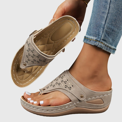 Bleuzenn Platform Thong Sandals