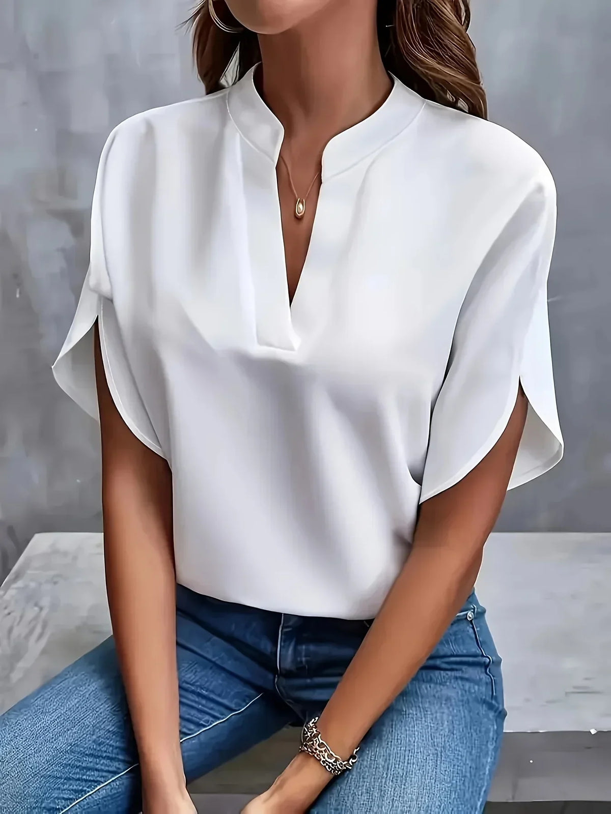 Bergljot V-Neck Blouse with Short Sleeves