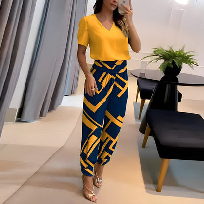 Luciane Pant Set with V-Neck and Short Sleeves