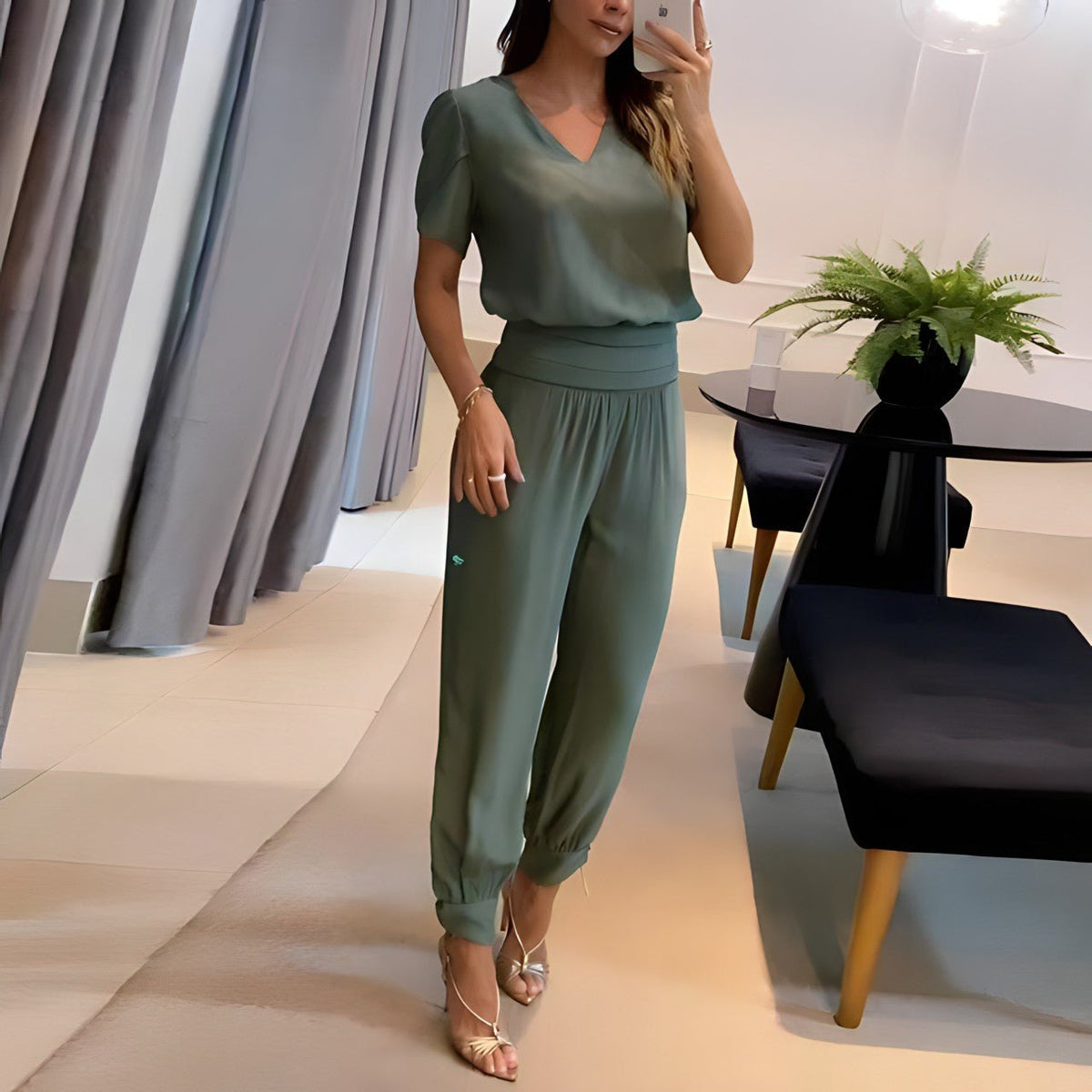 Luciane Pant Set with V-Neck and Short Sleeves