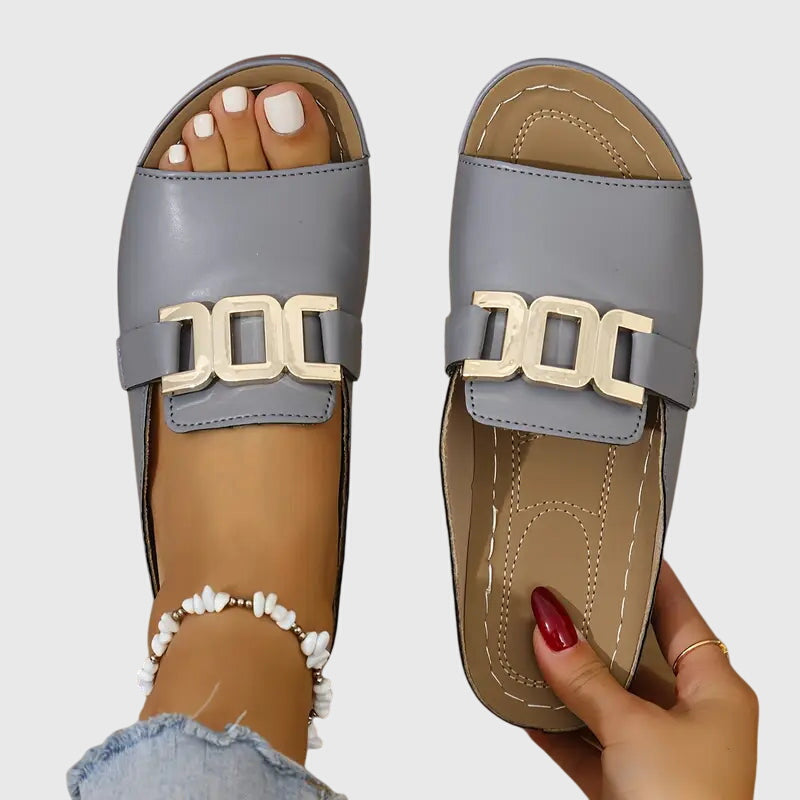 Quenotte Buckle Open Toe Sandals