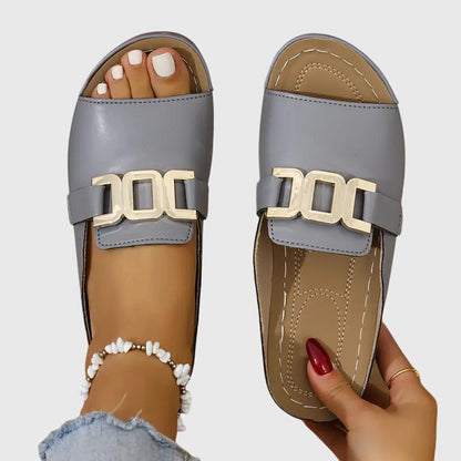 Quenotte Buckle Open Toe Sandals