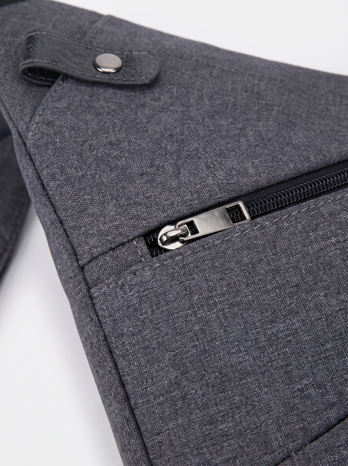 Parisa Crossbody Bag slot3